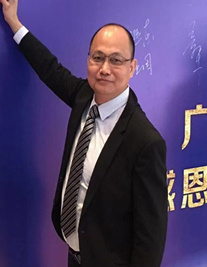 彭鑫律师照片